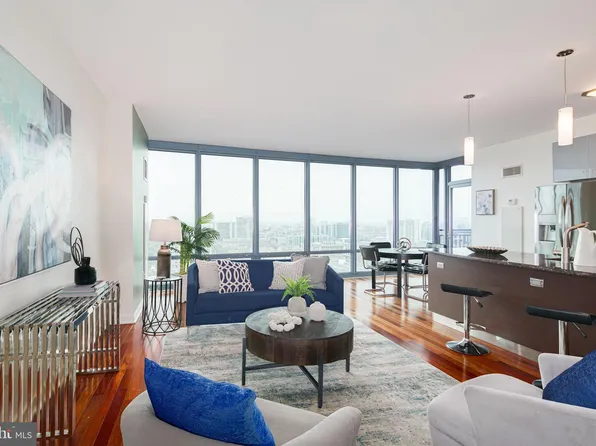 2101 Market St Unit 1901, Philadelphia, PA 19103