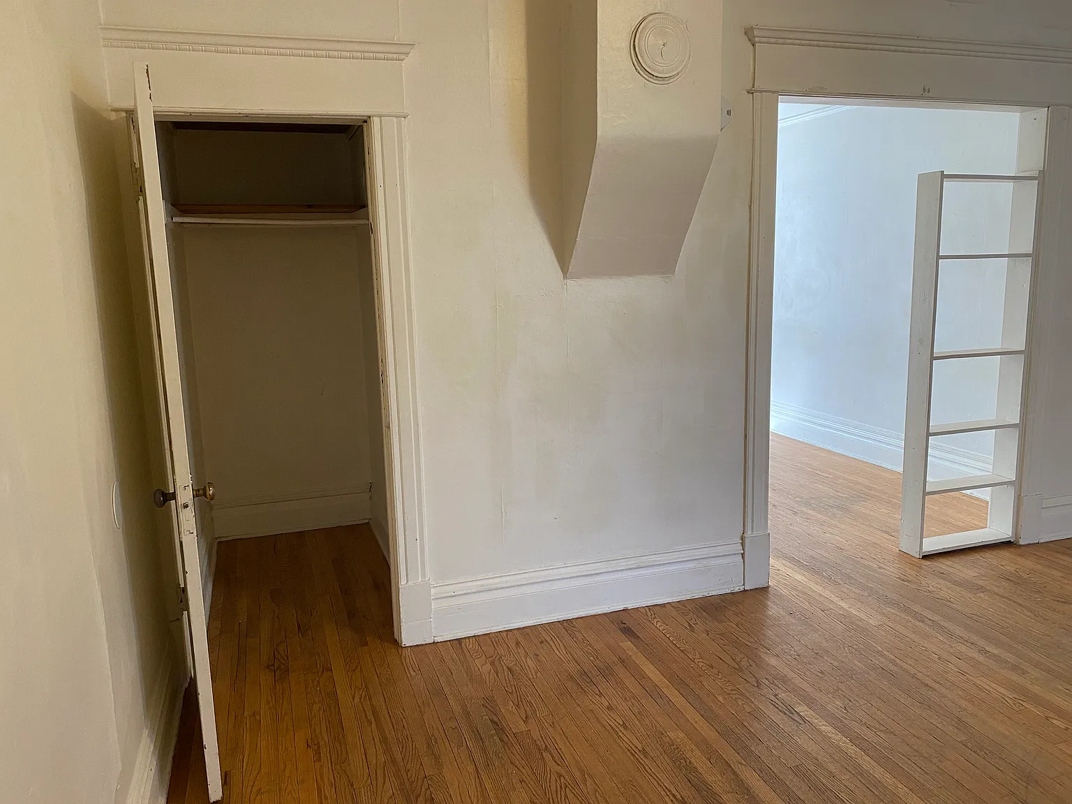 1 bed, 700 sqft, $1,100 — Photo 4