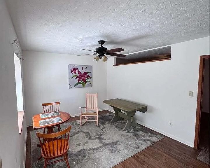 5306 Pinetree Dr — Photo 3