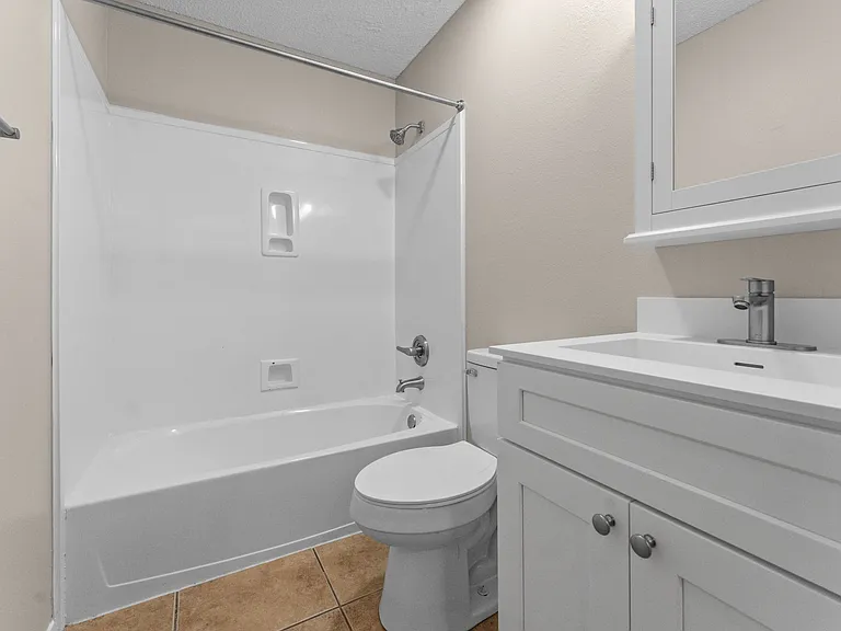 20952 Liberty Ln — Photo 6