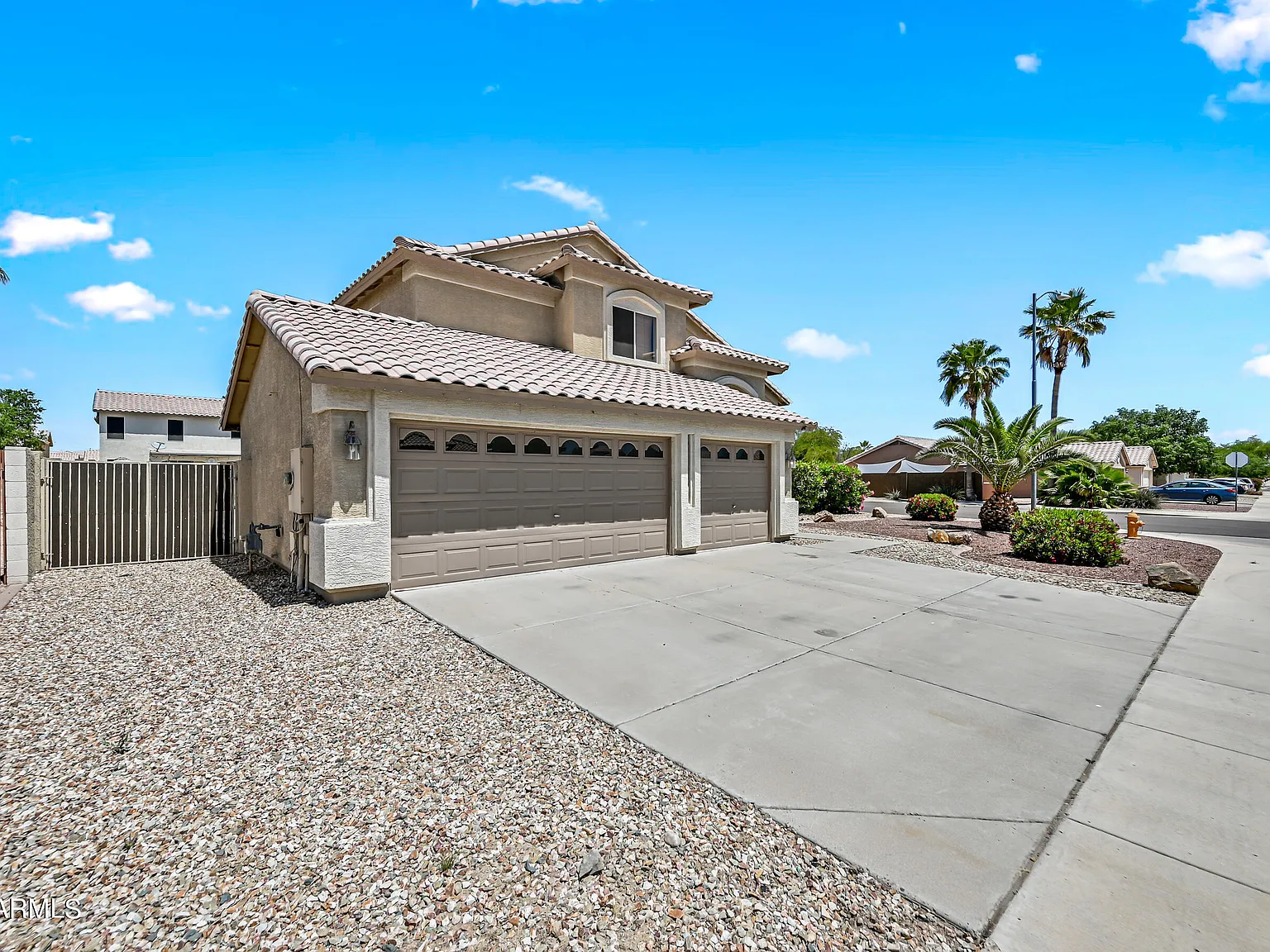 4 bed, 2.5 bath, 1917 sqft, $2,395 — Photo 1