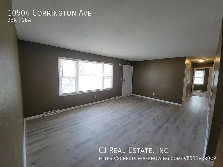 10504 Corrington Ave — Photo 4