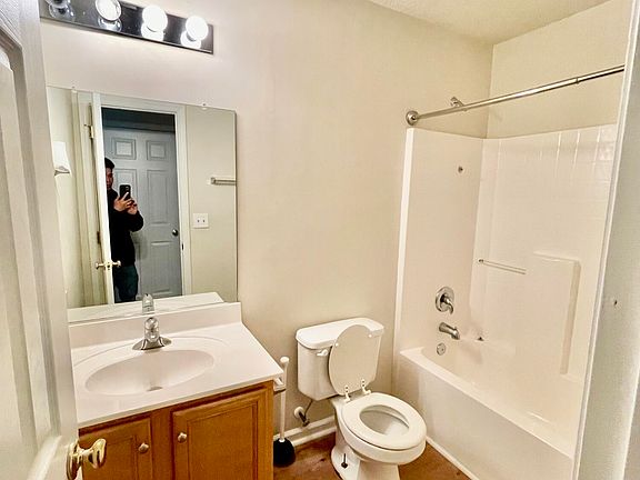 4th image of 112 Mansfield Blvd