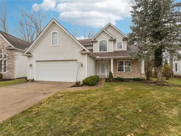 654 Brownstone Cir, Avon Lake, OH 44012