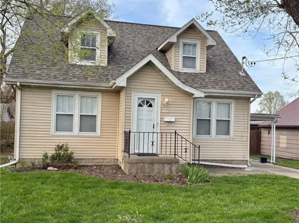 104 W Douglas Ave, Effingham, IL 62401