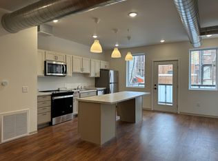 307 N 3rd St #201, Burlington, IA 52601