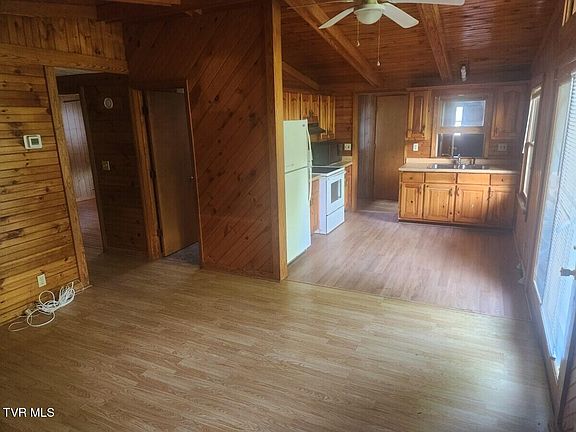 4th image of 1111 Berry Rd