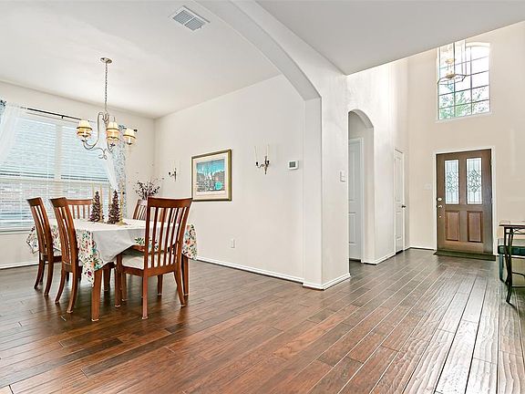 4th image of 219 Lamar Dr