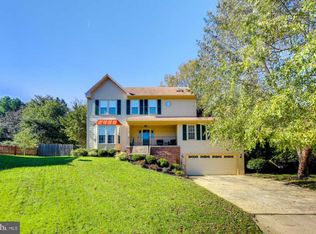 18 Summer Breeze Ct, Sterling, VA 20165