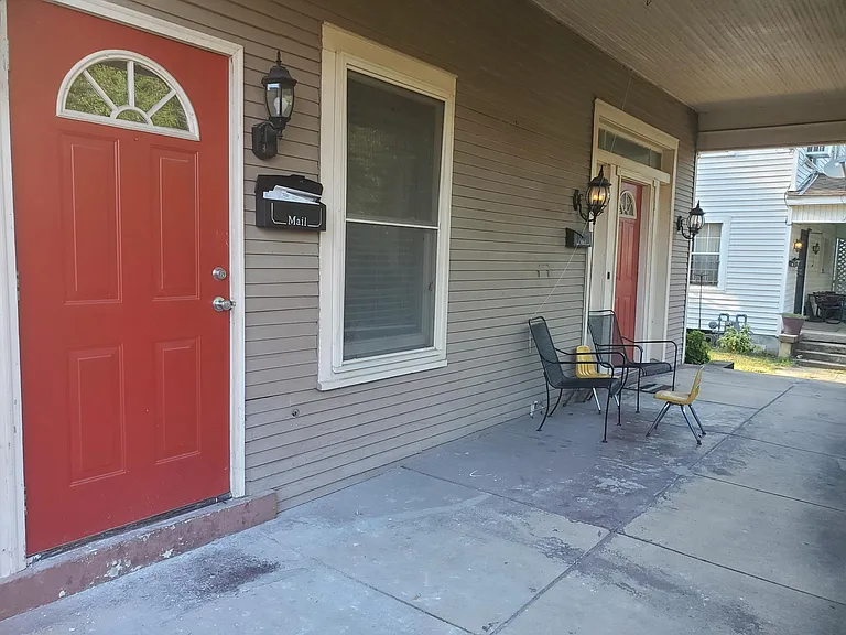 37 S Rembert St — Photo 3
