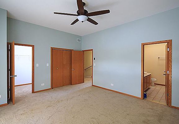4th image of 451 E Bowen Ave