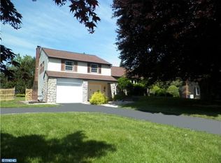 85 N Kitty Knight Dr, Southampton, PA 18966