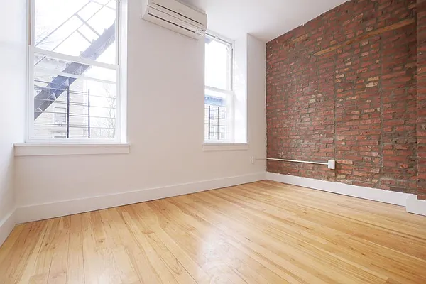 Rented by Cargon Realty | media 10