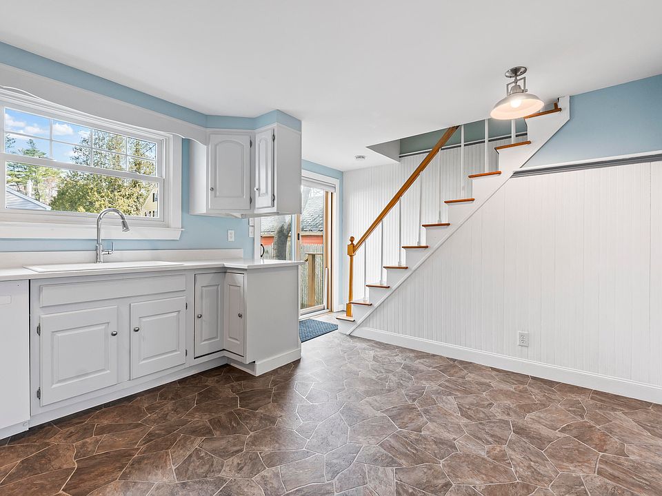 6 Winslow Road, Falmouth, ME 04105 Zillow