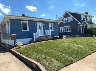 97 Safran Ave, Edison, NJ 08837