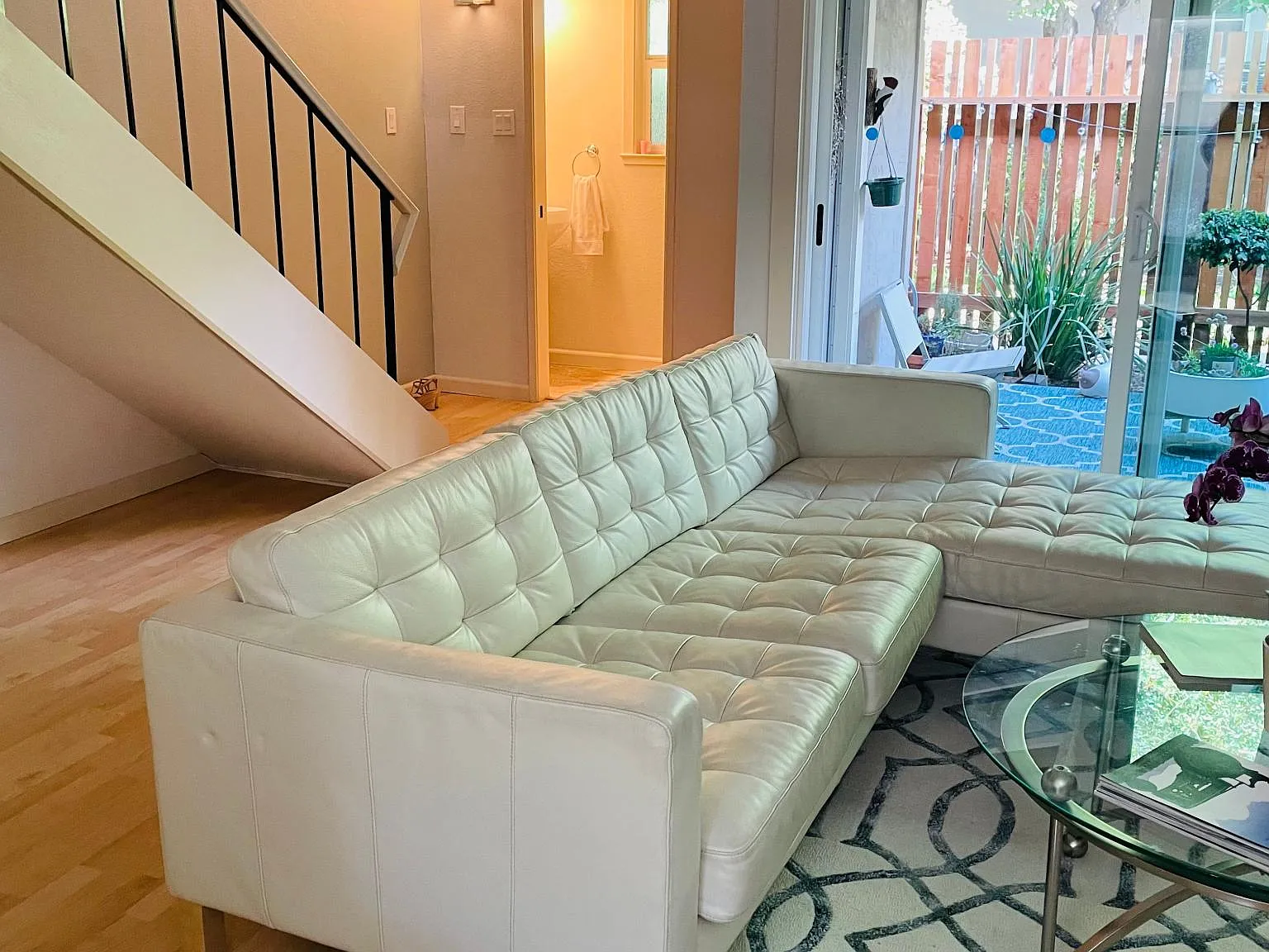 2 bed, 1.5 bath, 949 sqft, $3,390 — Photo 2