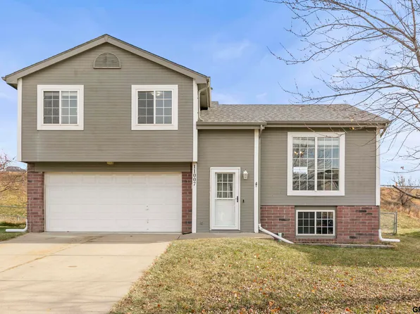 11007 S 17th St, Bellevue, NE 68123