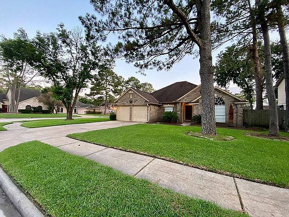 2nd image of 10303 Millshaw Dr