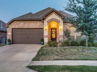 5928 Paddlefish Dr, Fort Worth, TX 76179