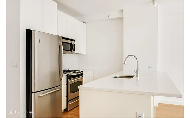 Rented by Douglas Elliman | media 4