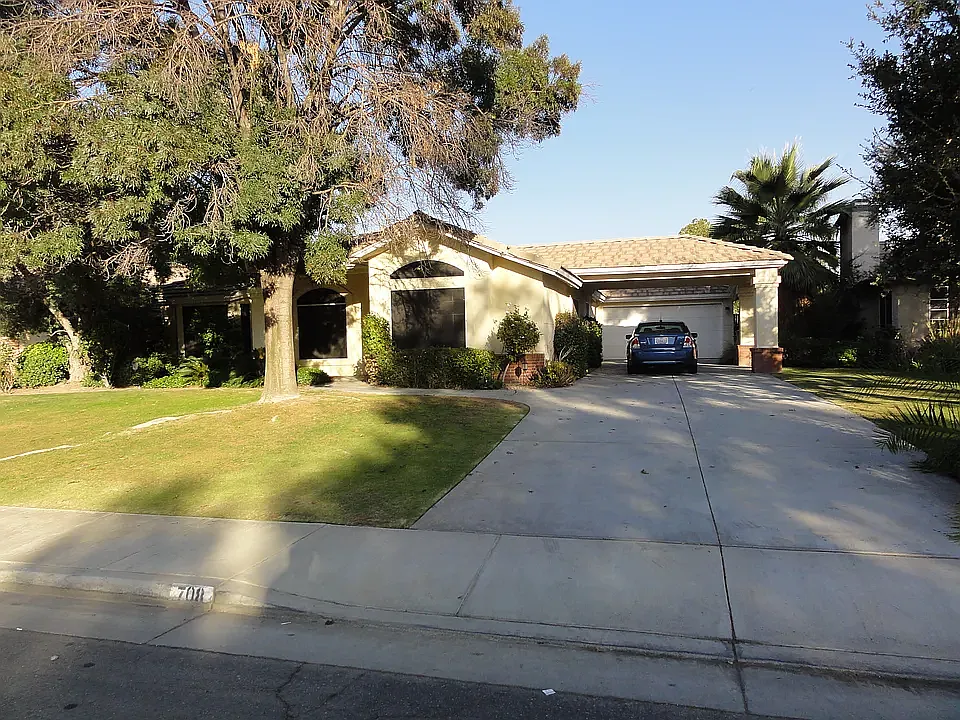 708 Windsor Park Dr photo 1