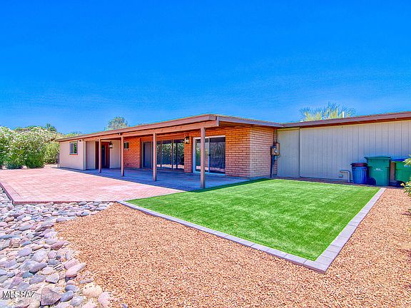 5th image of 9425 E Loma Linda Pl