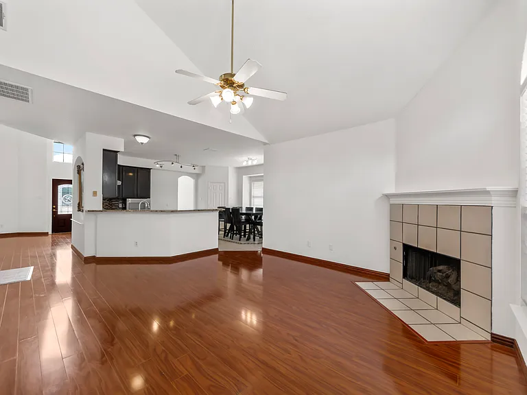 764 Whitman Pl — Photo 7