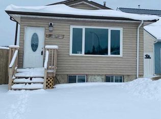 428 E Boutin Ave, Hinton, AB T7V 1A2