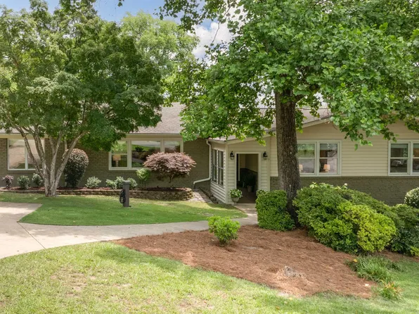 817 Comer Cir, Vestavia Hills, AL 35216