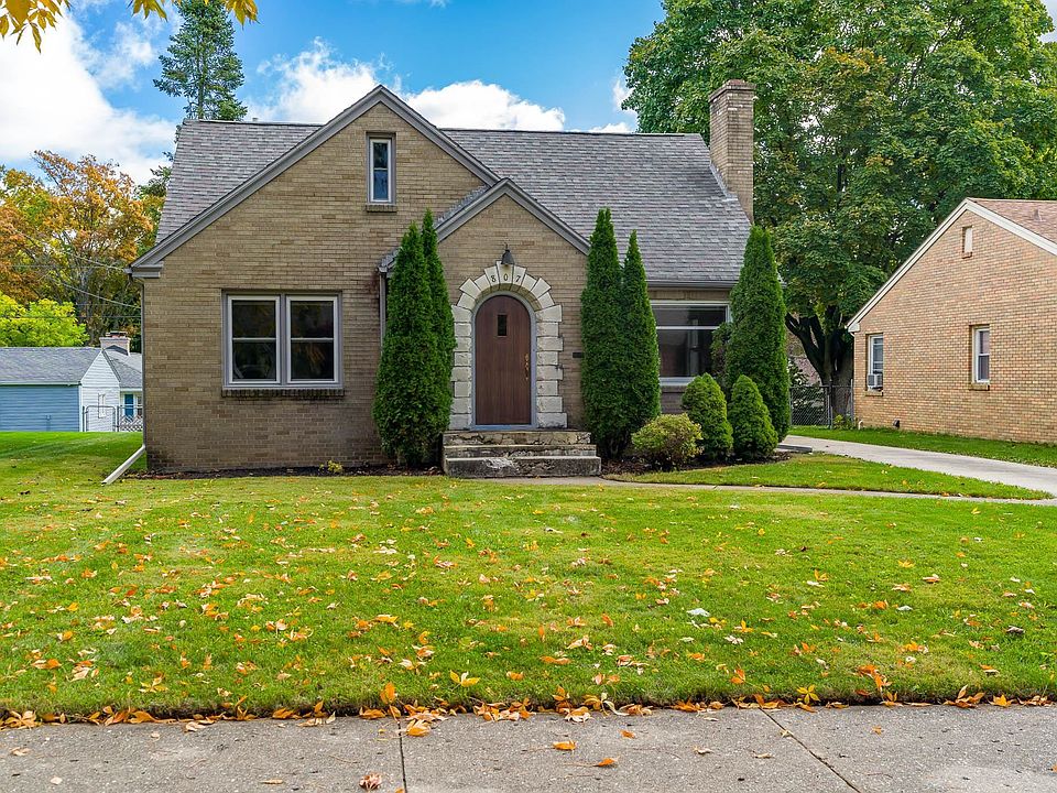 1st image of 807 James Ave