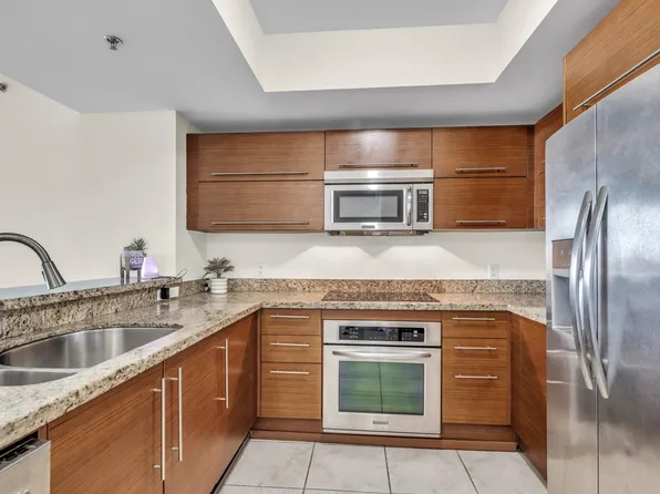 2681 N Flamingo Road #1904S, Sunrise, FL 33323