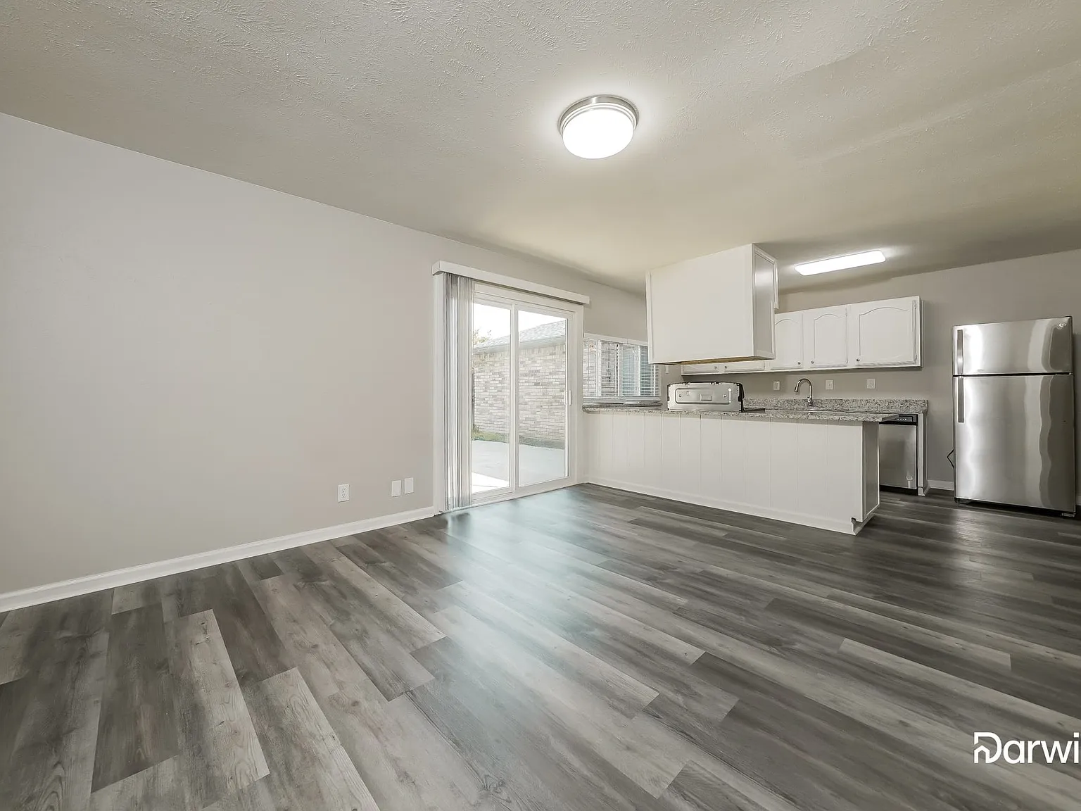 3 bed, 2.0 bath, 1711 sqft, $2,295 — Photo 3