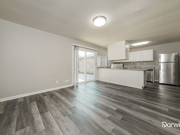 3rd image of 5517 N Colony Blvd