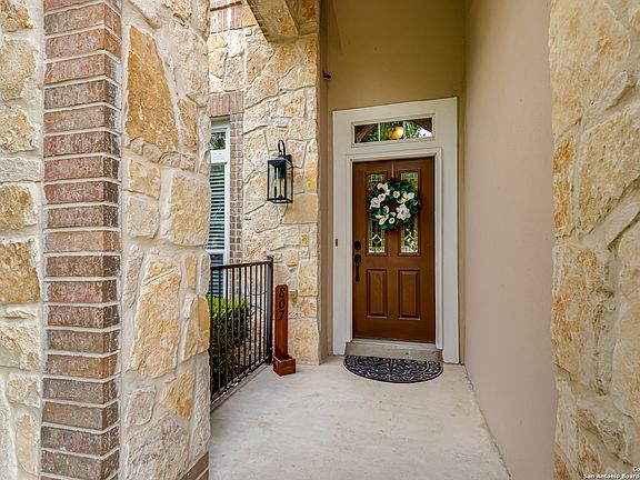 4th image of 807 WILLOW KNOLL COVE