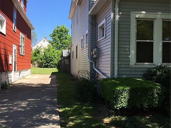3rd image of 37 Harriet Ave