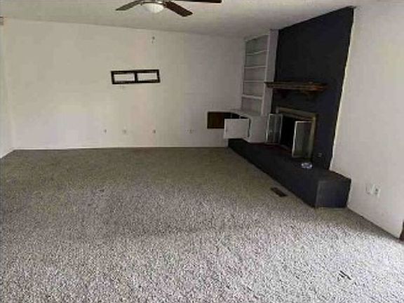 4th image of 10516 Blue Spruce Rd