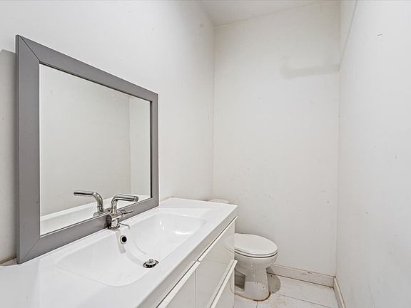5th image of 214 Richardson St #1B
