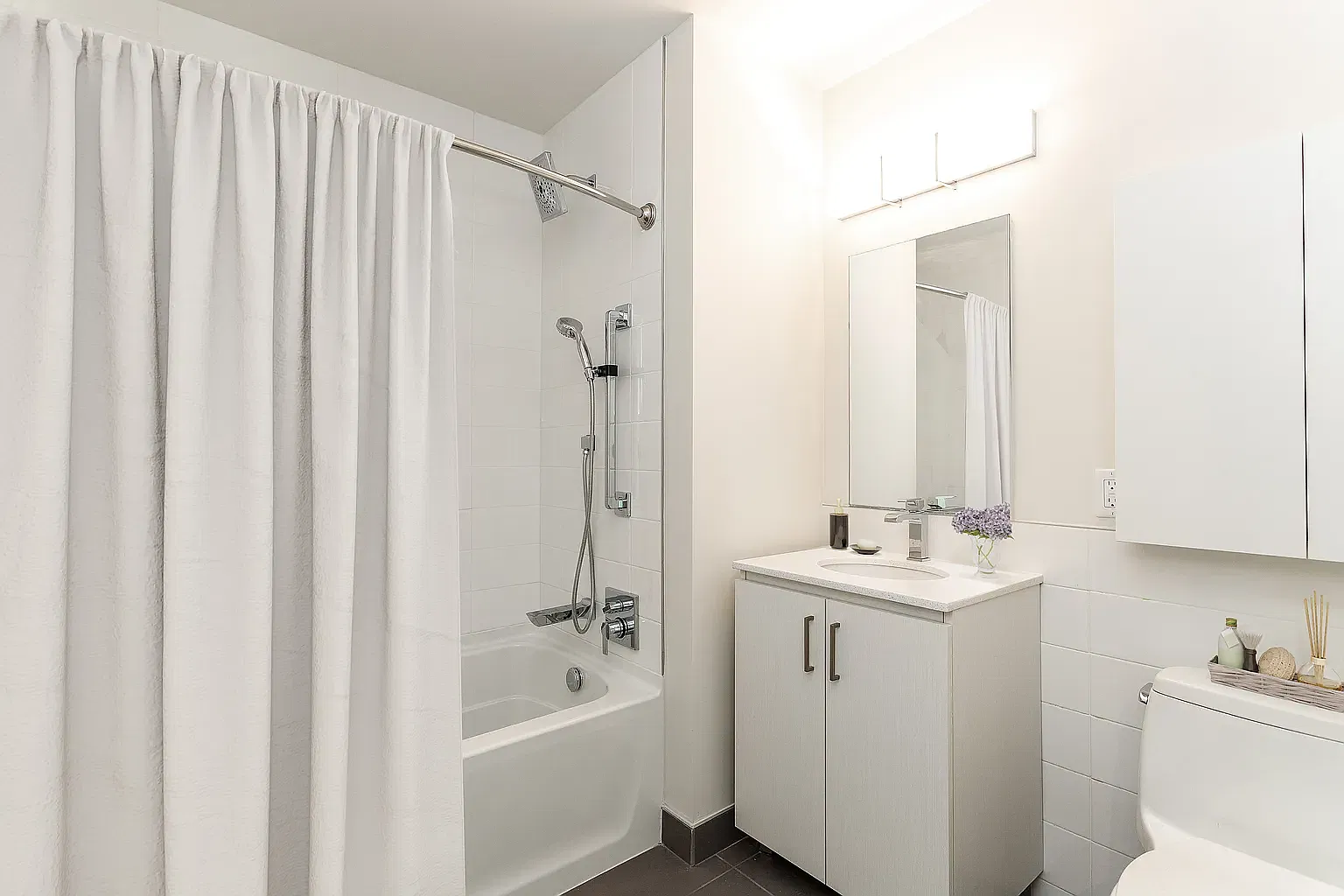 12 Eckford Street — Photo 2