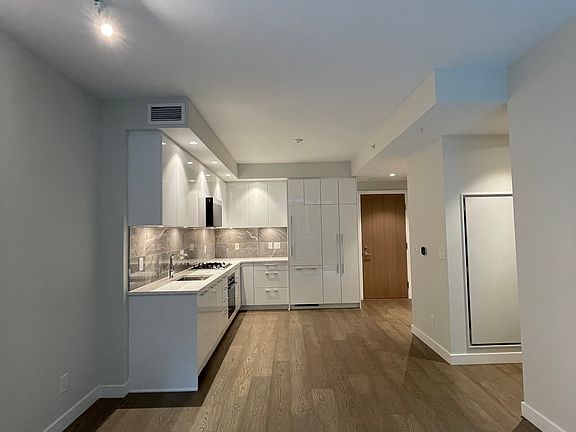 3rd image of 5608 Berton Ave #708