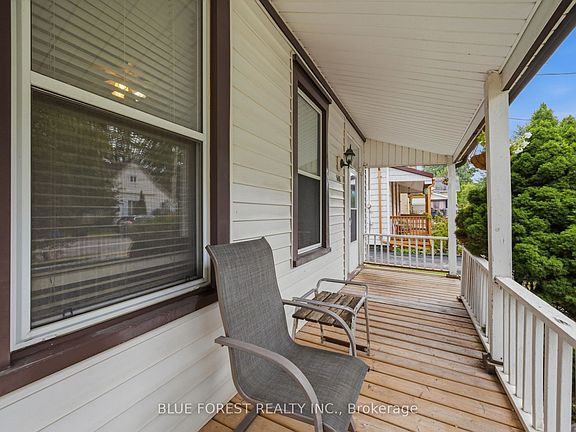 3rd image of 548 Elizabeth St