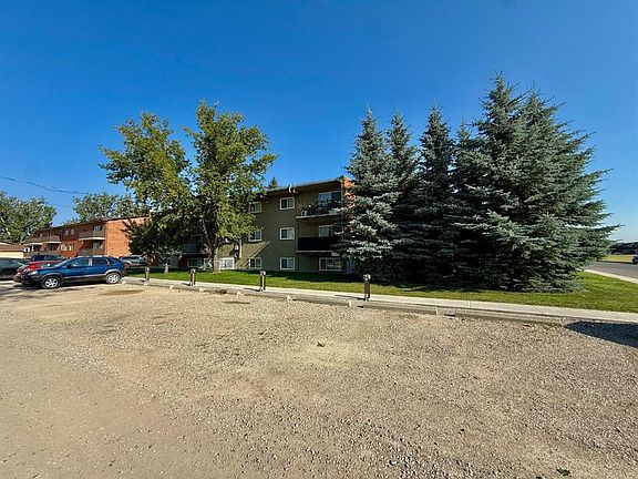 3rd image of 115 8th Ave SW #0