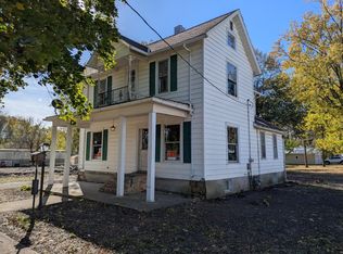 320 S 5th St, Sheldon, IL 60966