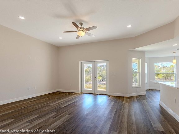 5th image of 54 Lake Henry Dr