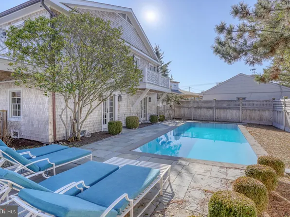 8 Vermont Ave, Lewes, DE 19958