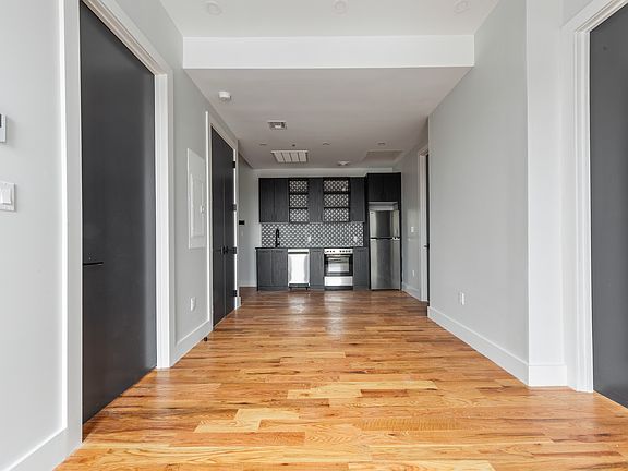 4th image of 169 Knickerbocker Ave #203