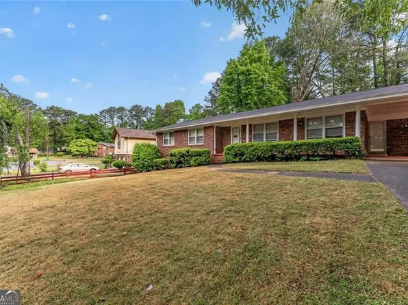 4260 Bingham Ct, Stone Mountain, GA 30083