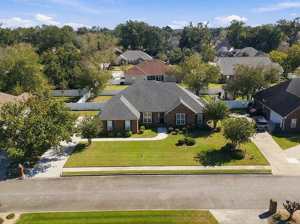 3613 Arbor Run Dr, Valdosta, GA 31605