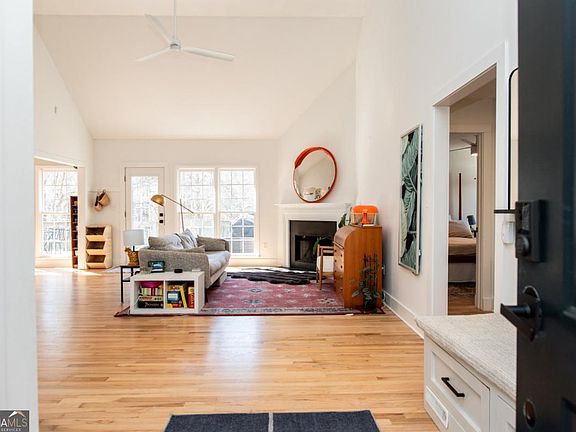 3rd image of 135 Spring Lake Dr