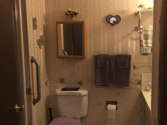 3rd image of 211 N Pinewood Ave