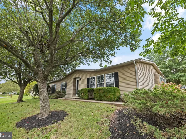 60 Wood Hollow Dr, Harleysville, PA 19438